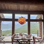 Spectacular With View In Jotunheimen Feriehus Eidsbugarden