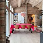 Spectacular With View In Jotunheimen Feriehus *