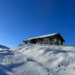 Spectacular With View In Jotunheimen Feriehus *